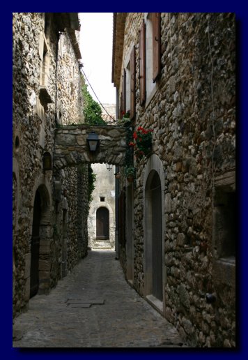 Il borgo di Aigueze