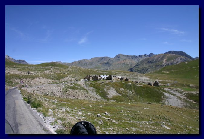 Qui in alto delle postazioni militari
