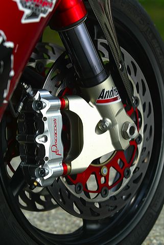 yamaha_r1_bordeaux_014.jpg